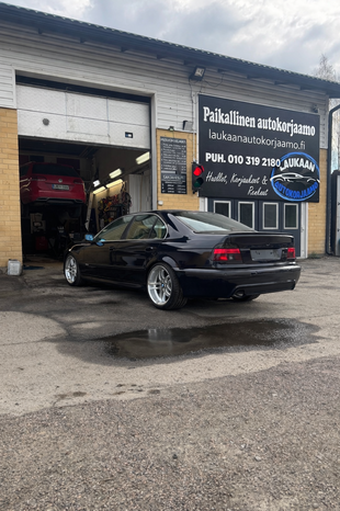 Kuva autohuoltoliikkeestä Laukaan Autokorjaamo Laukaa